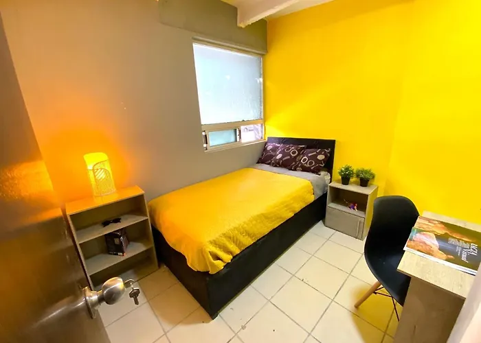 Pensión Roomies - Santa Maria La Ribera