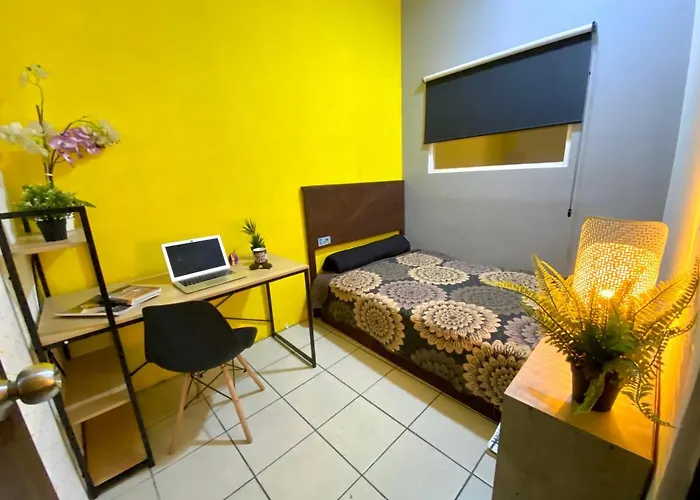 Pensión Roomies - Santa Maria La Ribera *