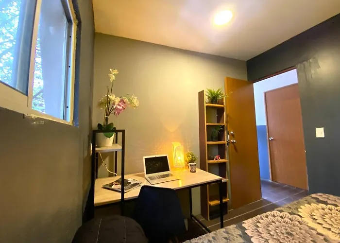 Pensión Roomies - Santa Maria La Ribera