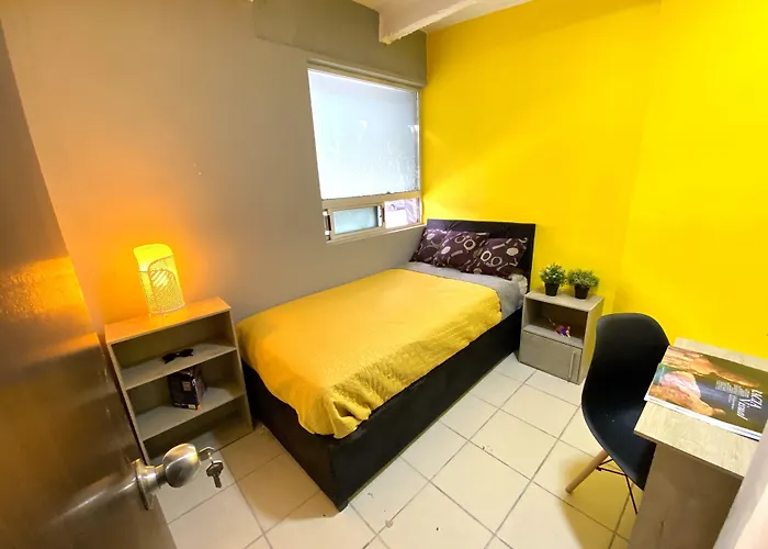 Roomies - Santa Maria La Ribera Pensión
